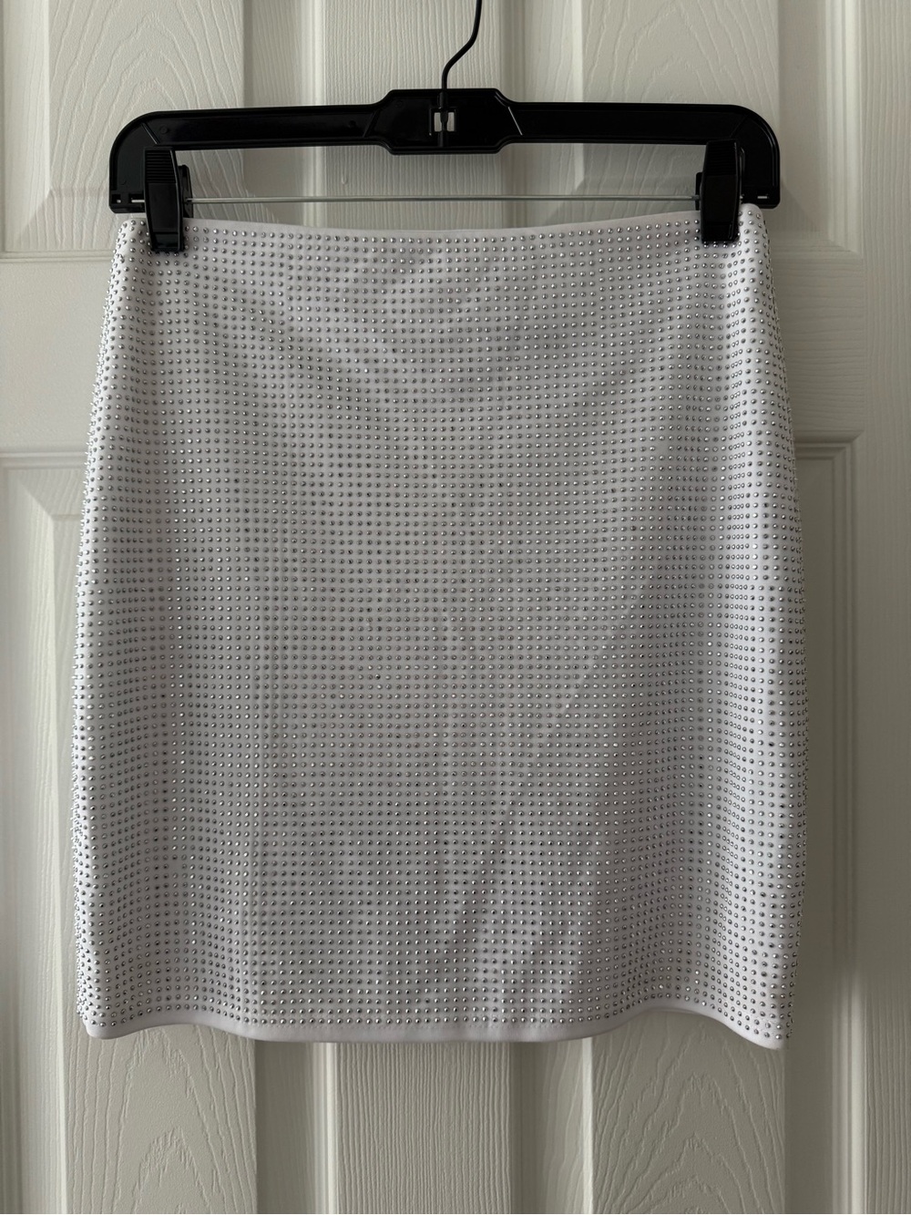 WINDSOR WHITE MINI SKIRT WITH SILVER RHINESTONES EUC SIZE MEDIUM